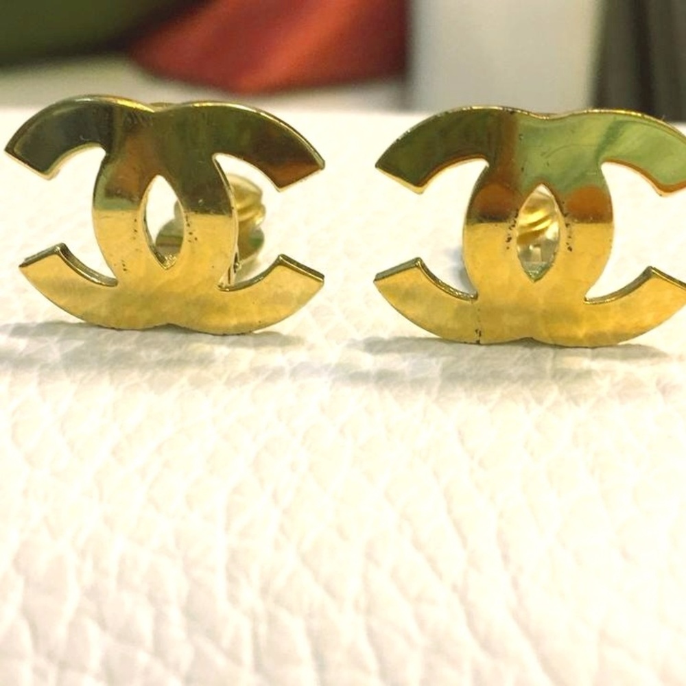 Chanel Authentic CC Logo Golden Clip-on Earrings